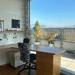 Terassenwohnung Naehe Salzburg, Ausblick Апартаменты