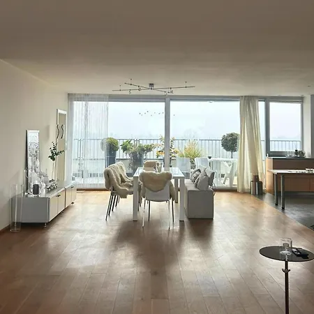 Terassenwohnung Naehe Salzburg, Ausblick Freilassing