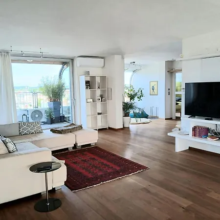 Allein 250qm Im Letzten Stock, Ausblick & Sauna, Bei Salzburg